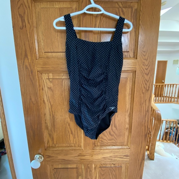 4 speedo swimsuits - all in EUC, all size 8 - Picture 8 of 13